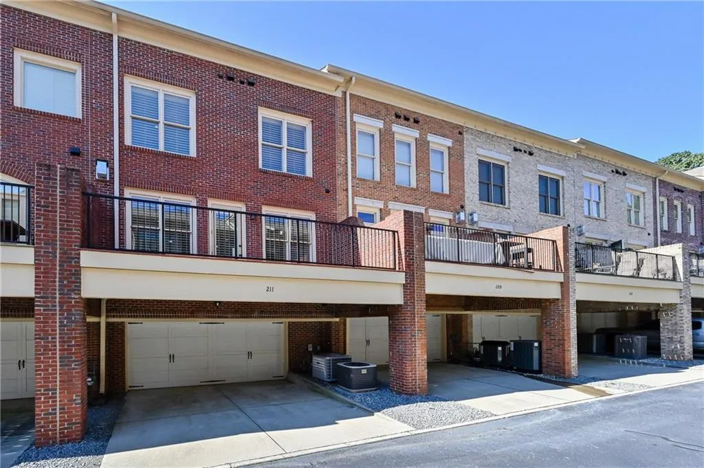 211 Riversgate Drive, Atlanta, Georgia 30339, 3 Bedrooms Bedrooms, ,3 BathroomsBathrooms,Residential,Sold,211 Riversgate Drive,6797108