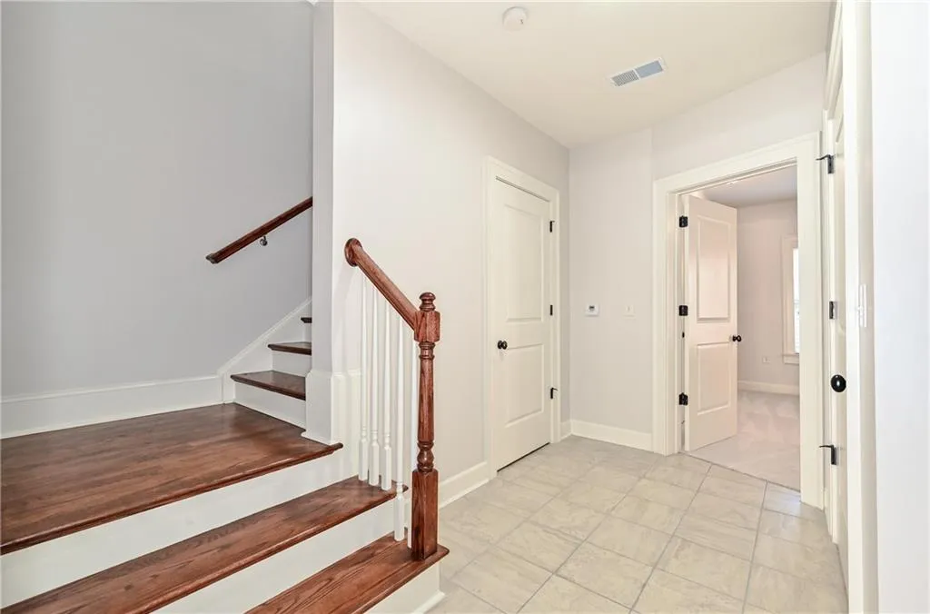 211 Riversgate Drive, Atlanta, Georgia 30339, 3 Bedrooms Bedrooms, ,3 BathroomsBathrooms,Residential,Sold,211 Riversgate Drive,6797108