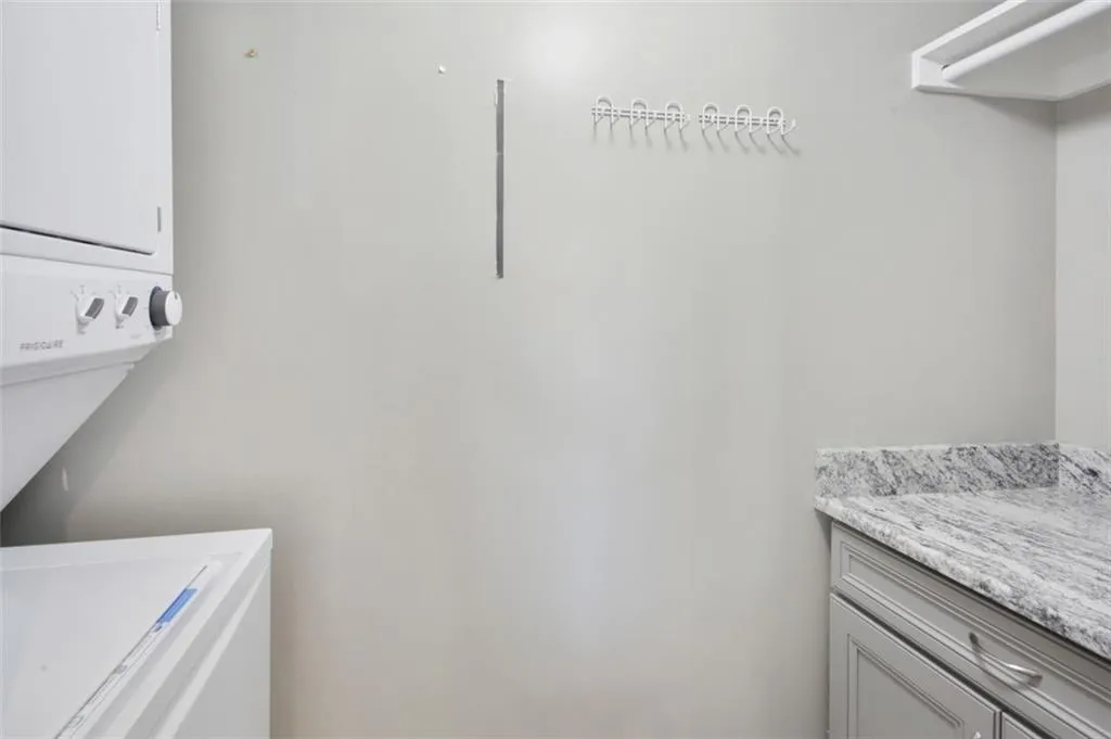 795 Hammond Drive Unit 501, Atlanta, Georgia 30328, 2 Bedrooms Bedrooms, ,1 BathroomBathrooms,Residential,Sold,795 Hammond Drive Unit 501,6974766