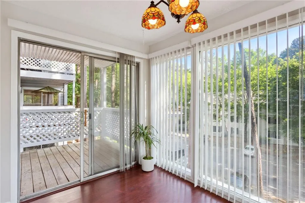 407 Natchez Trace, Sandy Springs, Georgia 30350, 2 Bedrooms Bedrooms, ,2 BathroomsBathrooms,Residential,Sold,407 Natchez Trace,7197668