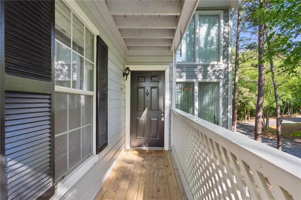 407 Natchez Trace, Sandy Springs, Georgia 30350, 2 Bedrooms Bedrooms, ,2 BathroomsBathrooms,Residential,Sold,407 Natchez Trace,7197668