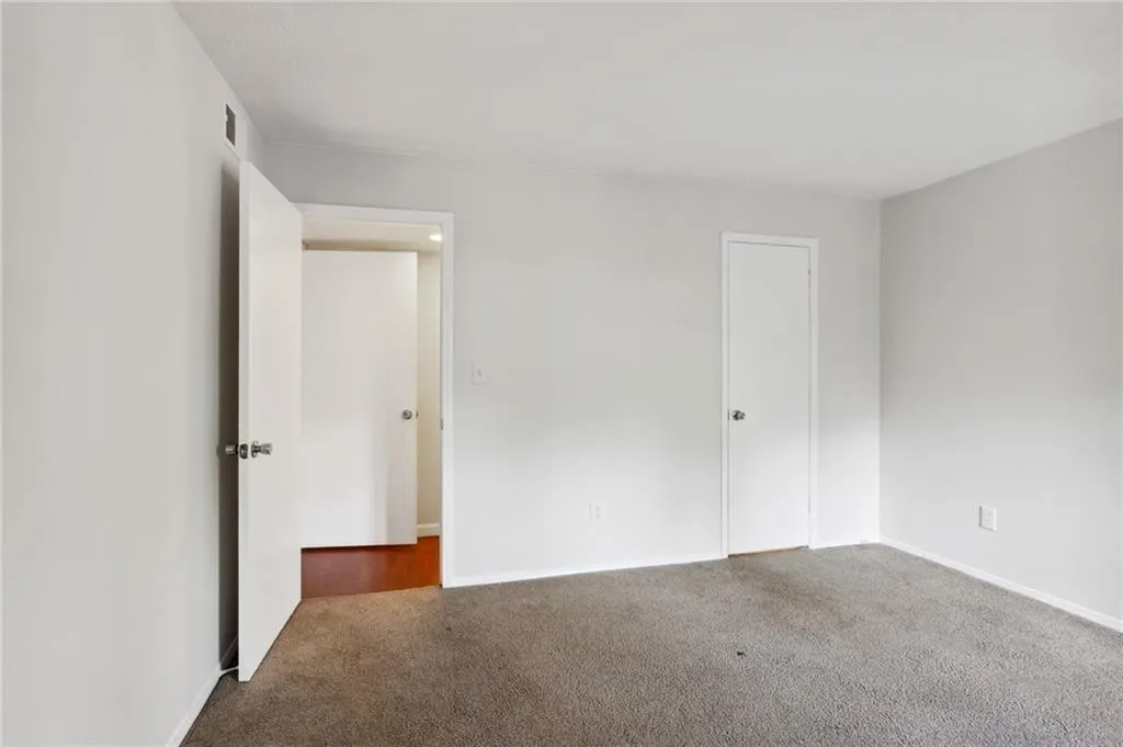 407 Natchez Trace, Sandy Springs, Georgia 30350, 2 Bedrooms Bedrooms, ,2 BathroomsBathrooms,Residential,Sold,407 Natchez Trace,7197668