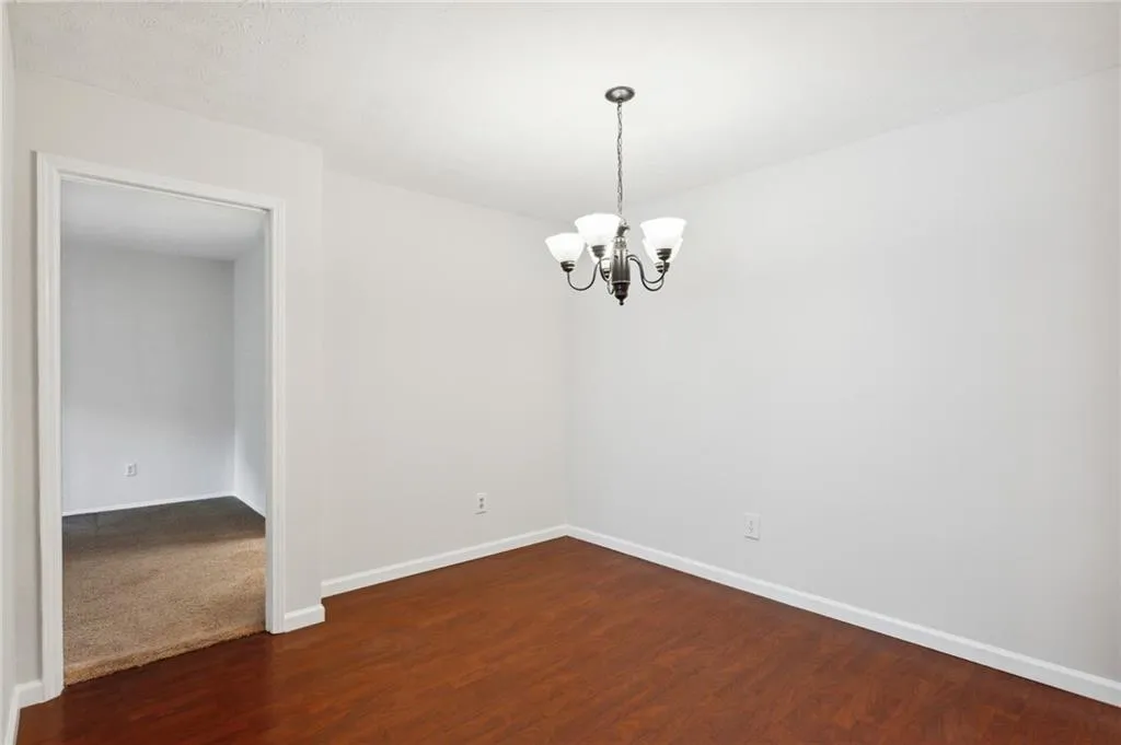 407 Natchez Trace, Sandy Springs, Georgia 30350, 2 Bedrooms Bedrooms, ,2 BathroomsBathrooms,Residential,Sold,407 Natchez Trace,7197668