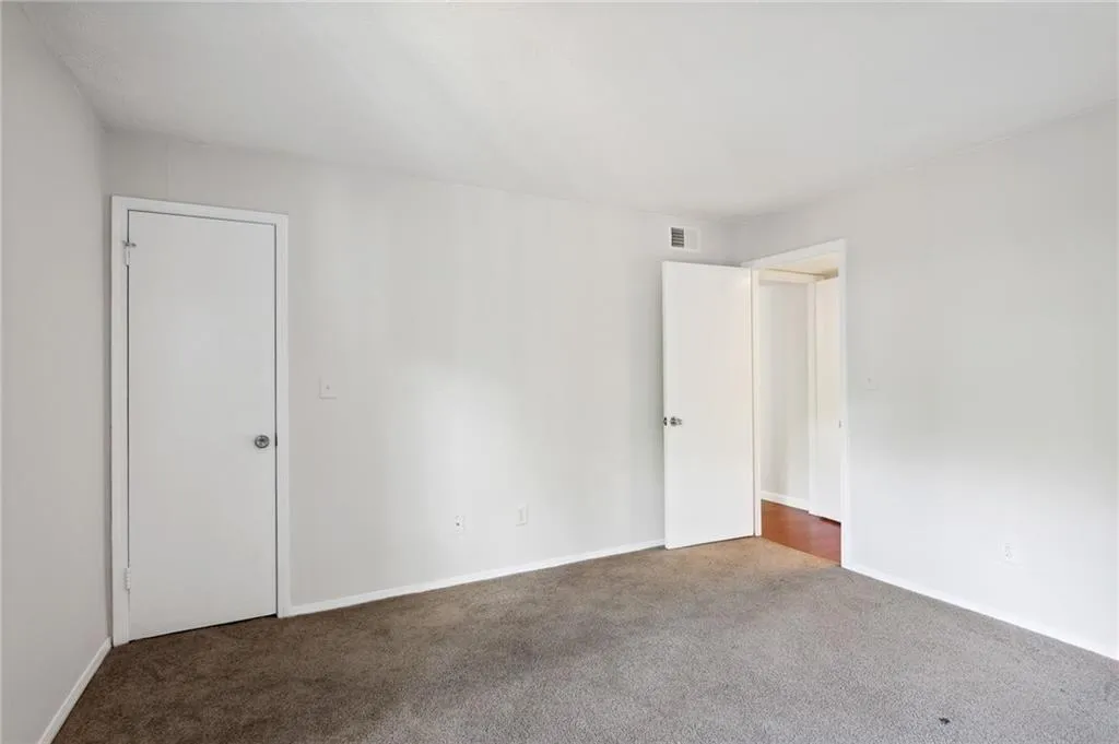 407 Natchez Trace, Sandy Springs, Georgia 30350, 2 Bedrooms Bedrooms, ,2 BathroomsBathrooms,Residential,Sold,407 Natchez Trace,7197668