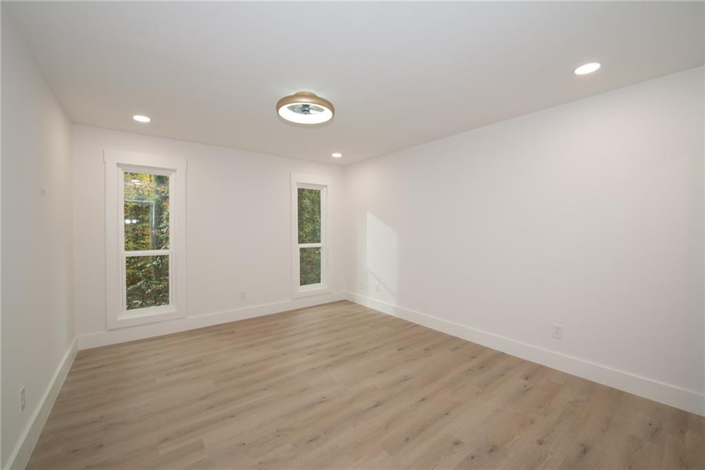 5143 Roswell Road Unit 2, Sandy Springs, Georgia 30342, 2 Bedrooms Bedrooms, ,2 BathroomsBathrooms,Residential,Sold,5143 Roswell Road Unit 2,7303460