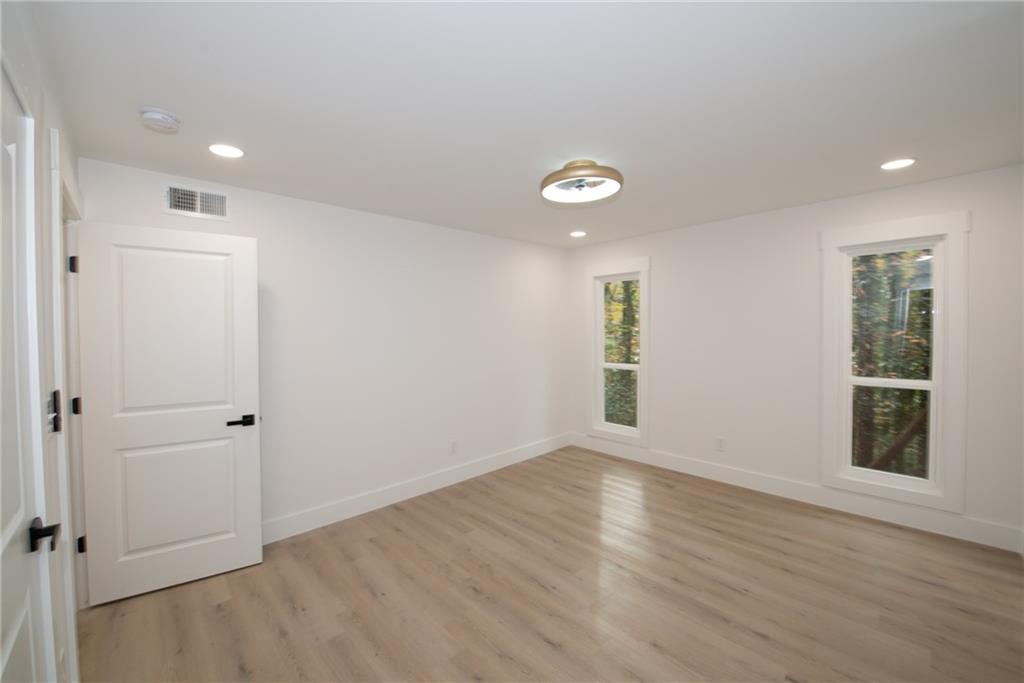 5143 Roswell Road Unit 2, Sandy Springs, Georgia 30342, 2 Bedrooms Bedrooms, ,2 BathroomsBathrooms,Residential,Sold,5143 Roswell Road Unit 2,7303460