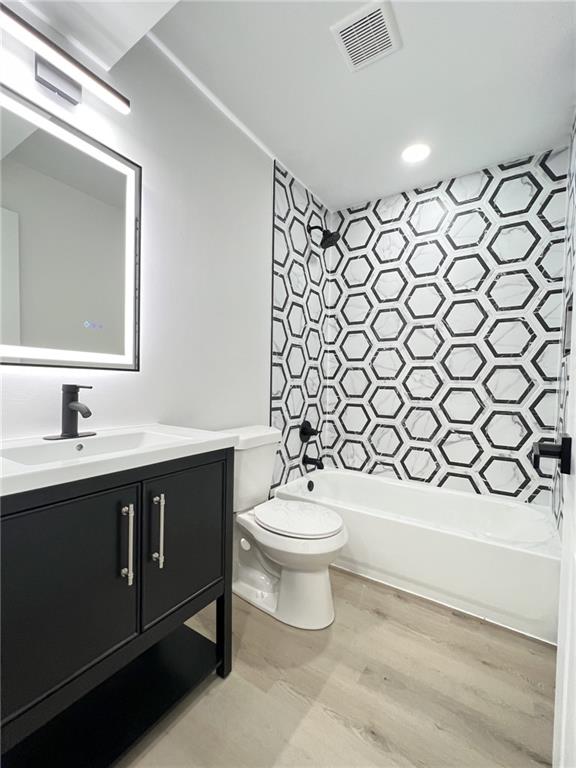 5143 Roswell Road Unit 2, Sandy Springs, Georgia 30342, 2 Bedrooms Bedrooms, ,2 BathroomsBathrooms,Residential,Sold,5143 Roswell Road Unit 2,7303460