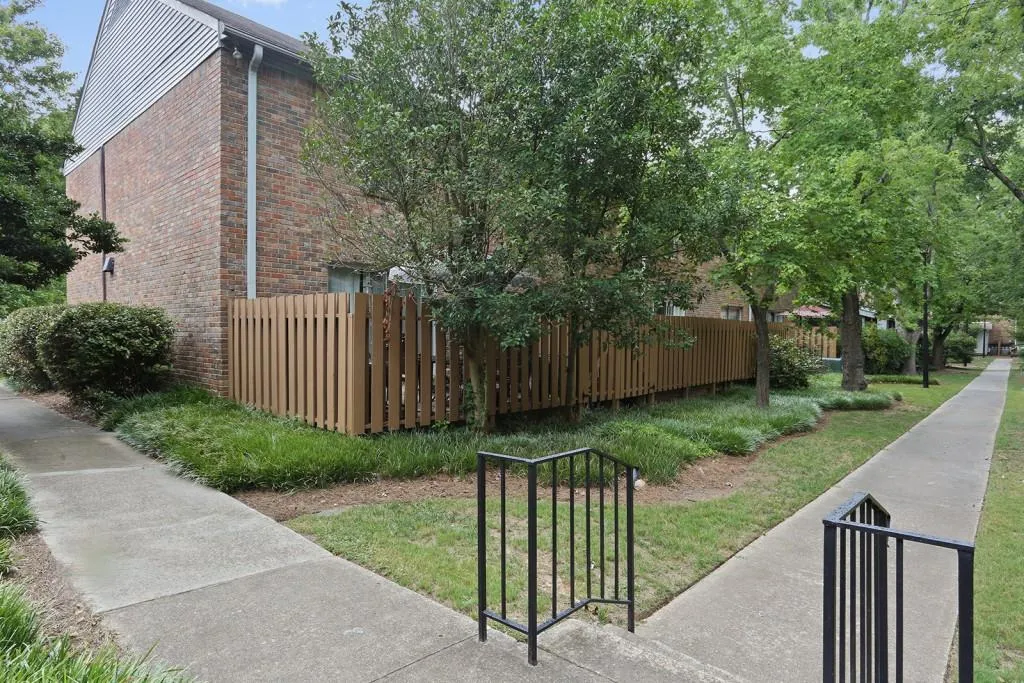 6700 Roswell Road Unit 16b, Sandy Springs, Georgia 30328, 2 Bedrooms Bedrooms, ,1 BathroomBathrooms,Residential,Sold,6700 Roswell Road Unit 16b,5738978