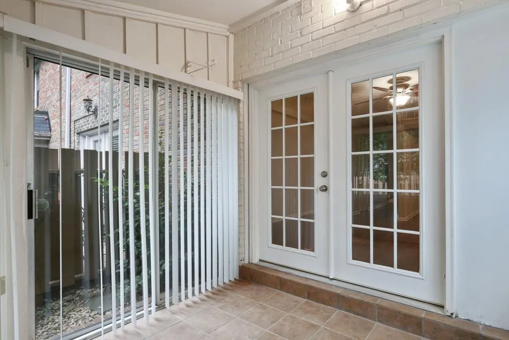 6700 Roswell Road Unit 16b, Sandy Springs, Georgia 30328, 2 Bedrooms Bedrooms, ,1 BathroomBathrooms,Residential,Sold,6700 Roswell Road Unit 16b,5738978