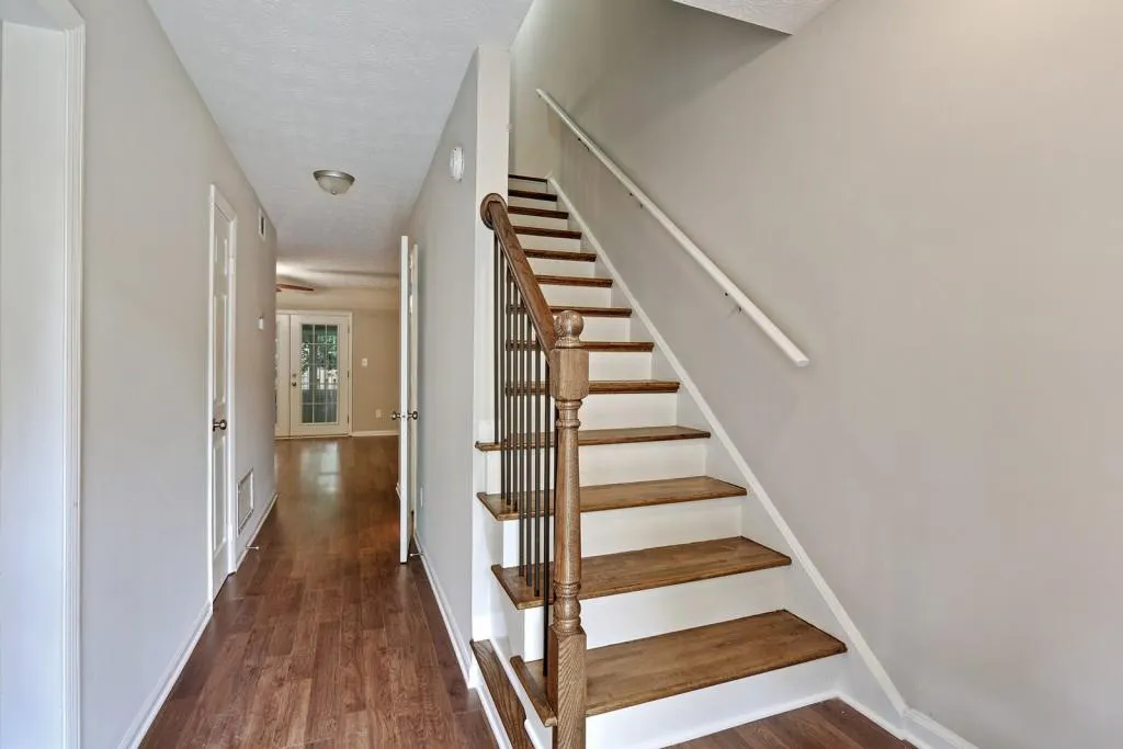 6700 Roswell Road Unit 16b, Sandy Springs, Georgia 30328, 2 Bedrooms Bedrooms, ,1 BathroomBathrooms,Residential,Sold,6700 Roswell Road Unit 16b,5738978