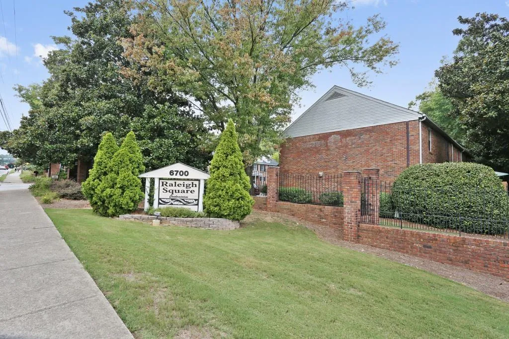 6700 Roswell Road Unit 16b, Sandy Springs, Georgia 30328, 2 Bedrooms Bedrooms, ,1 BathroomBathrooms,Residential,Sold,6700 Roswell Road Unit 16b,5738978