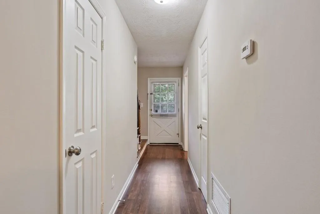 6700 Roswell Road Unit 16b, Sandy Springs, Georgia 30328, 2 Bedrooms Bedrooms, ,1 BathroomBathrooms,Residential,Sold,6700 Roswell Road Unit 16b,5738978