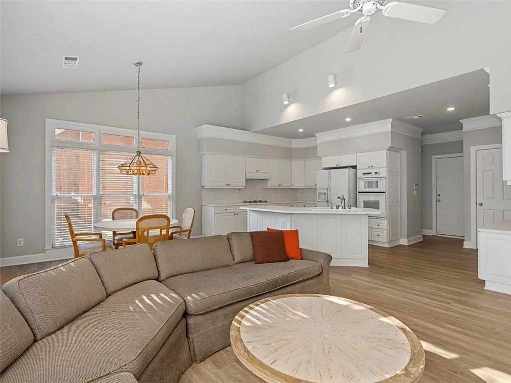 300 Craighead Drive, Sandy Springs, Georgia 30319, 4 Bedrooms Bedrooms, ,3 BathroomsBathrooms,Residential,Sold,300 Craighead Drive,6958166