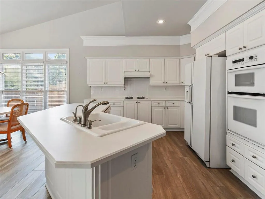 300 Craighead Drive, Sandy Springs, Georgia 30319, 4 Bedrooms Bedrooms, ,3 BathroomsBathrooms,Residential,Sold,300 Craighead Drive,6958166