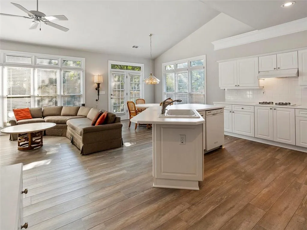 300 Craighead Drive, Sandy Springs, Georgia 30319, 4 Bedrooms Bedrooms, ,3 BathroomsBathrooms,Residential,Sold,300 Craighead Drive,6958166