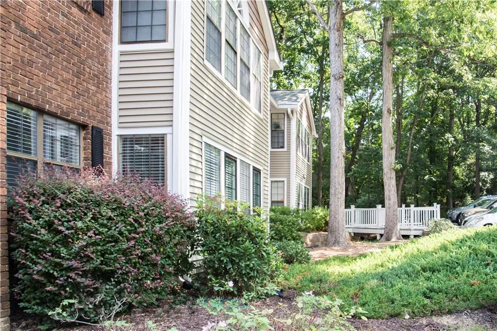 109 Barrington Hills Drive Unit 109, Sandy Springs, Georgia 30350, 2 Bedrooms Bedrooms, ,2 BathroomsBathrooms,Residential,Sold,109 Barrington Hills Drive Unit 109,5891746