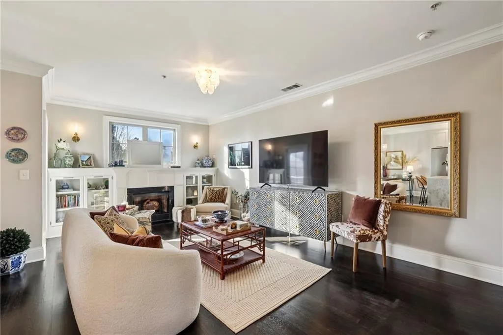 238 Le Gran Bend, Atlanta, Georgia 30328, 2 Bedrooms Bedrooms, ,2 BathroomsBathrooms,Residential,For Sale,238 Le Gran Bend,7725632