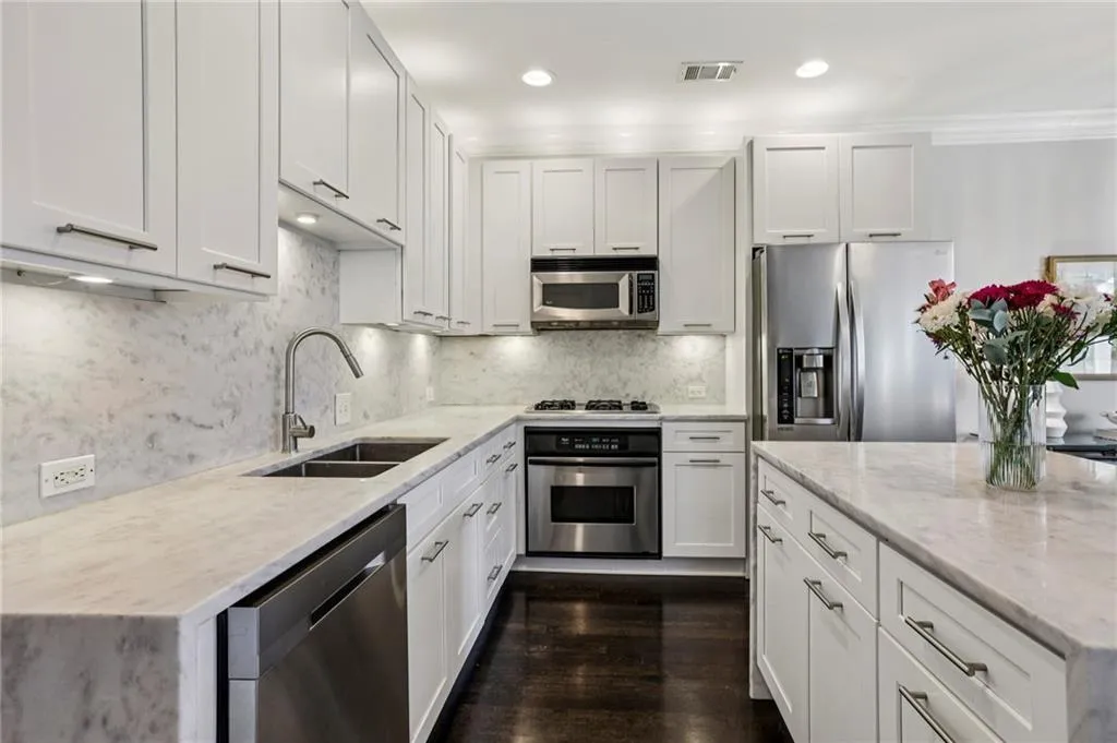 238 Le Gran Bend, Atlanta, Georgia 30328, 2 Bedrooms Bedrooms, ,2 BathroomsBathrooms,Residential,For Sale,238 Le Gran Bend,7725632