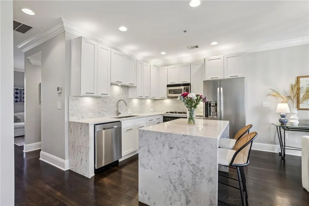 238 Le Gran Bend, Atlanta, Georgia 30328, 2 Bedrooms Bedrooms, ,2 BathroomsBathrooms,Residential,For Sale,238 Le Gran Bend,7725632