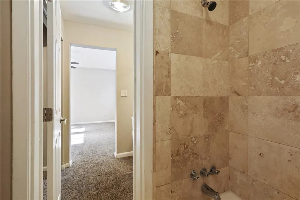 4266 Roswell Road Ne Unit F4, Atlanta, Georgia 30342, 3 Bedrooms Bedrooms, ,2 BathroomsBathrooms,Residential,Sold,4266 Roswell Road Ne Unit F4,6816245