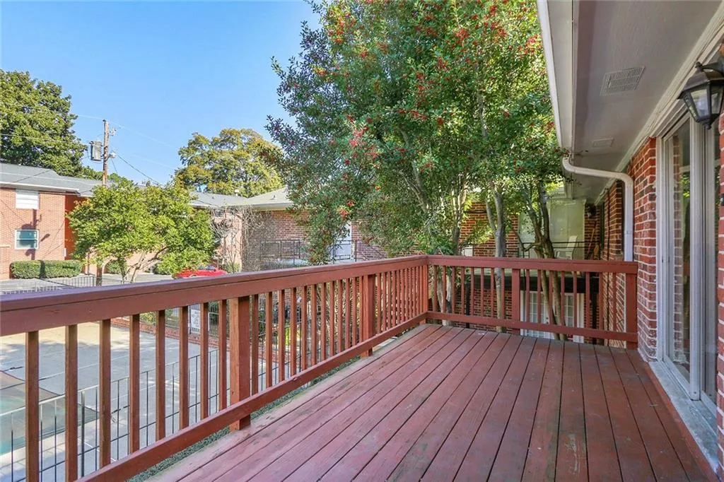4266 Roswell Road Ne Unit F4, Atlanta, Georgia 30342, 3 Bedrooms Bedrooms, ,2 BathroomsBathrooms,Residential,Sold,4266 Roswell Road Ne Unit F4,6816245