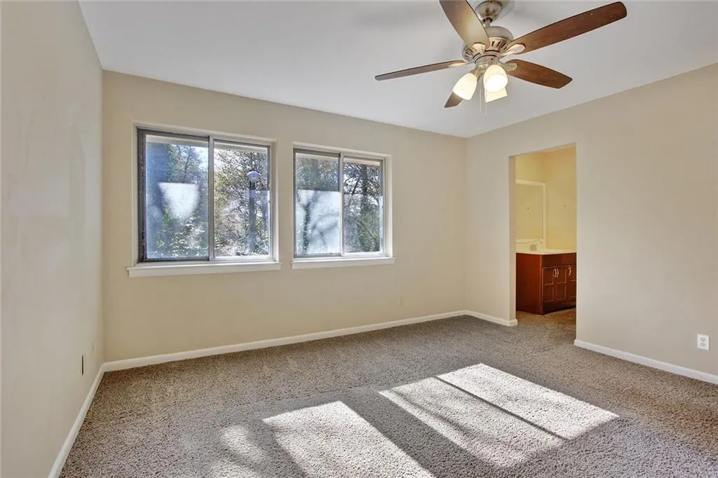 4266 Roswell Road Ne Unit F4, Atlanta, Georgia 30342, 3 Bedrooms Bedrooms, ,2 BathroomsBathrooms,Residential,Sold,4266 Roswell Road Ne Unit F4,6816245