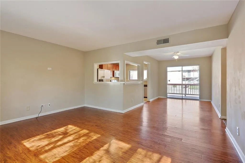 4266 Roswell Road Ne Unit F4, Atlanta, Georgia 30342, 3 Bedrooms Bedrooms, ,2 BathroomsBathrooms,Residential,Sold,4266 Roswell Road Ne Unit F4,6816245