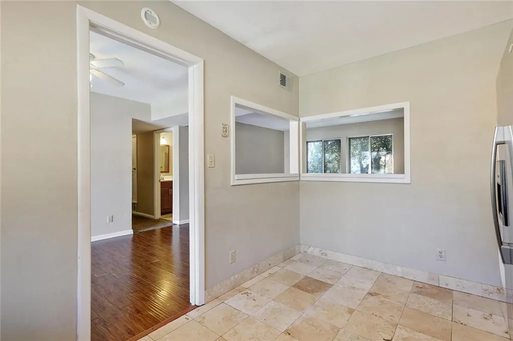 4266 Roswell Road Ne Unit F4, Atlanta, Georgia 30342, 3 Bedrooms Bedrooms, ,2 BathroomsBathrooms,Residential,Sold,4266 Roswell Road Ne Unit F4,6816245