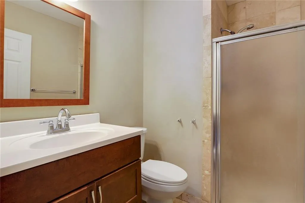 4266 Roswell Road Ne Unit F4, Atlanta, Georgia 30342, 3 Bedrooms Bedrooms, ,2 BathroomsBathrooms,Residential,Sold,4266 Roswell Road Ne Unit F4,6816245