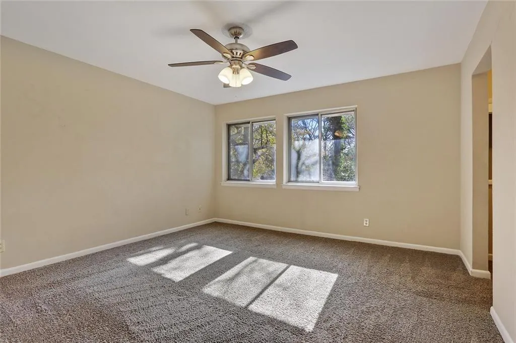 4266 Roswell Road Ne Unit F4, Atlanta, Georgia 30342, 3 Bedrooms Bedrooms, ,2 BathroomsBathrooms,Residential,Sold,4266 Roswell Road Ne Unit F4,6816245