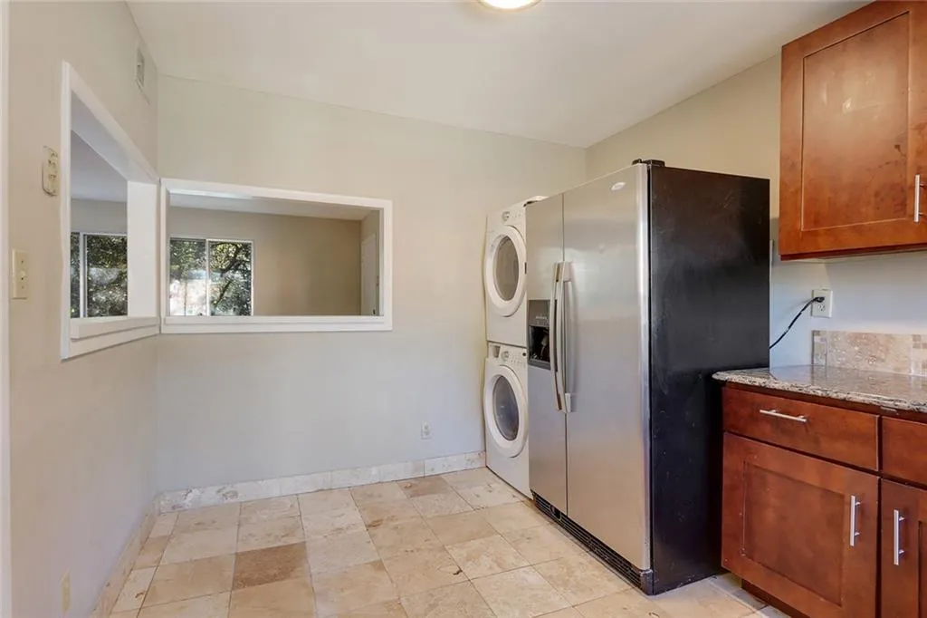4266 Roswell Road Ne Unit F4, Atlanta, Georgia 30342, 3 Bedrooms Bedrooms, ,2 BathroomsBathrooms,Residential,Sold,4266 Roswell Road Ne Unit F4,6816245