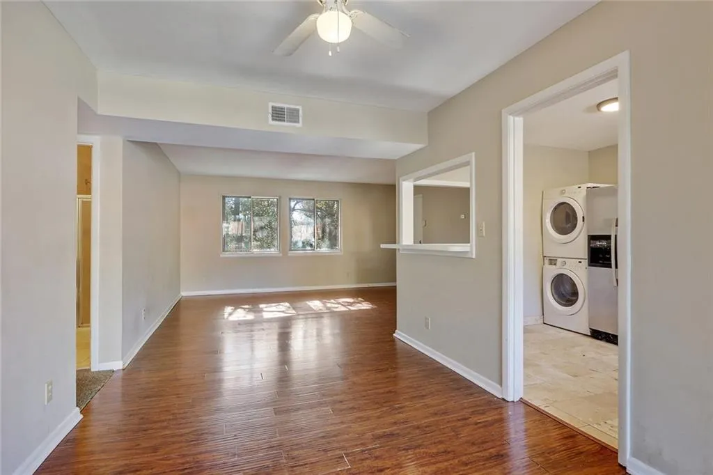4266 Roswell Road Ne Unit F4, Atlanta, Georgia 30342, 3 Bedrooms Bedrooms, ,2 BathroomsBathrooms,Residential,Sold,4266 Roswell Road Ne Unit F4,6816245
