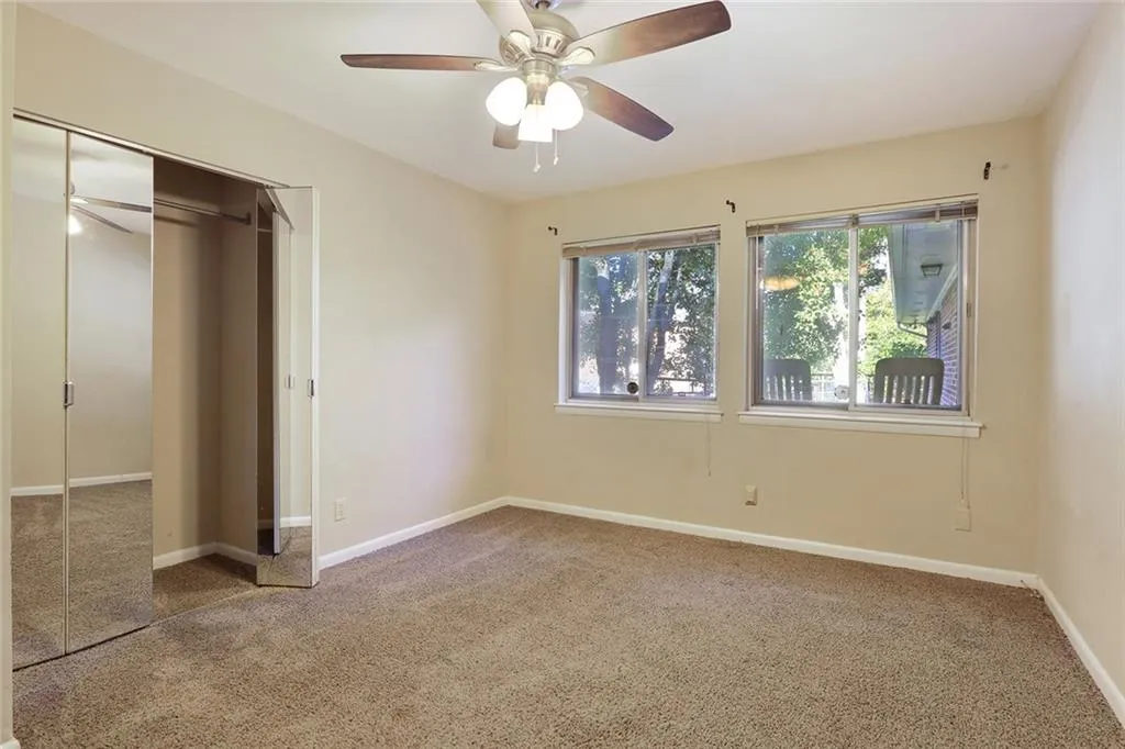 4266 Roswell Road Ne Unit F4, Atlanta, Georgia 30342, 3 Bedrooms Bedrooms, ,2 BathroomsBathrooms,Residential,Sold,4266 Roswell Road Ne Unit F4,6816245