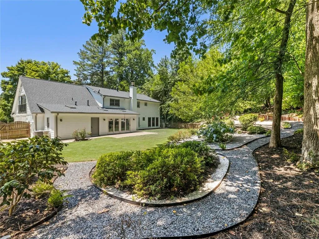 6695 Chesapeake Point Nw, Sandy Springs, Georgia 30328, 6 Bedrooms Bedrooms, ,3 BathroomsBathrooms,Residential,Sold,6695 Chesapeake Point Nw,7049025