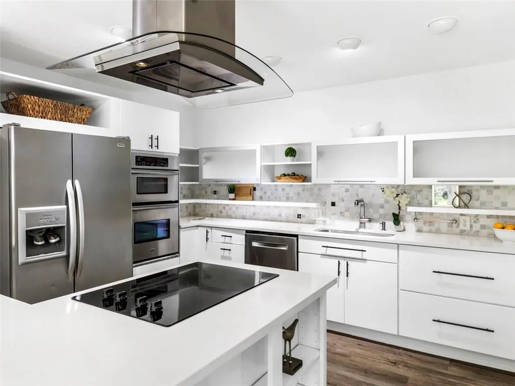 6695 Chesapeake Point Nw, Sandy Springs, Georgia 30328, 6 Bedrooms Bedrooms, ,3 BathroomsBathrooms,Residential,Sold,6695 Chesapeake Point Nw,7049025