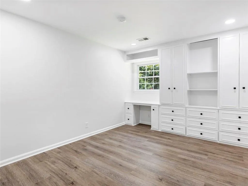 6695 Chesapeake Point Nw, Sandy Springs, Georgia 30328, 6 Bedrooms Bedrooms, ,3 BathroomsBathrooms,Residential,Sold,6695 Chesapeake Point Nw,7049025