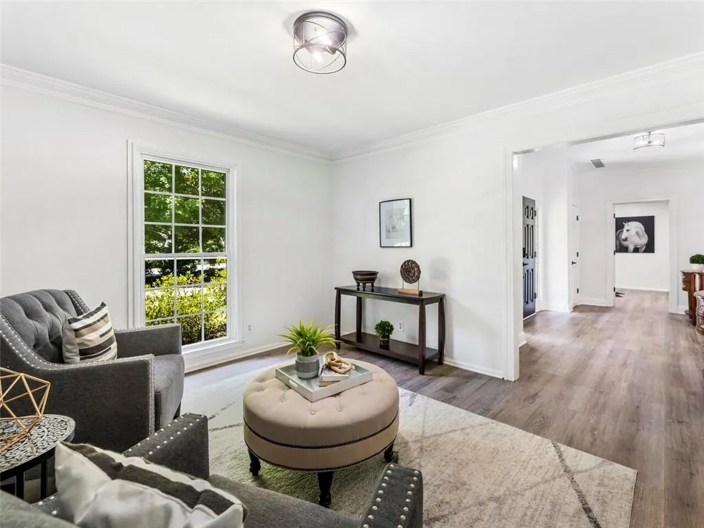 6695 Chesapeake Point Nw, Sandy Springs, Georgia 30328, 6 Bedrooms Bedrooms, ,3 BathroomsBathrooms,Residential,Sold,6695 Chesapeake Point Nw,7049025