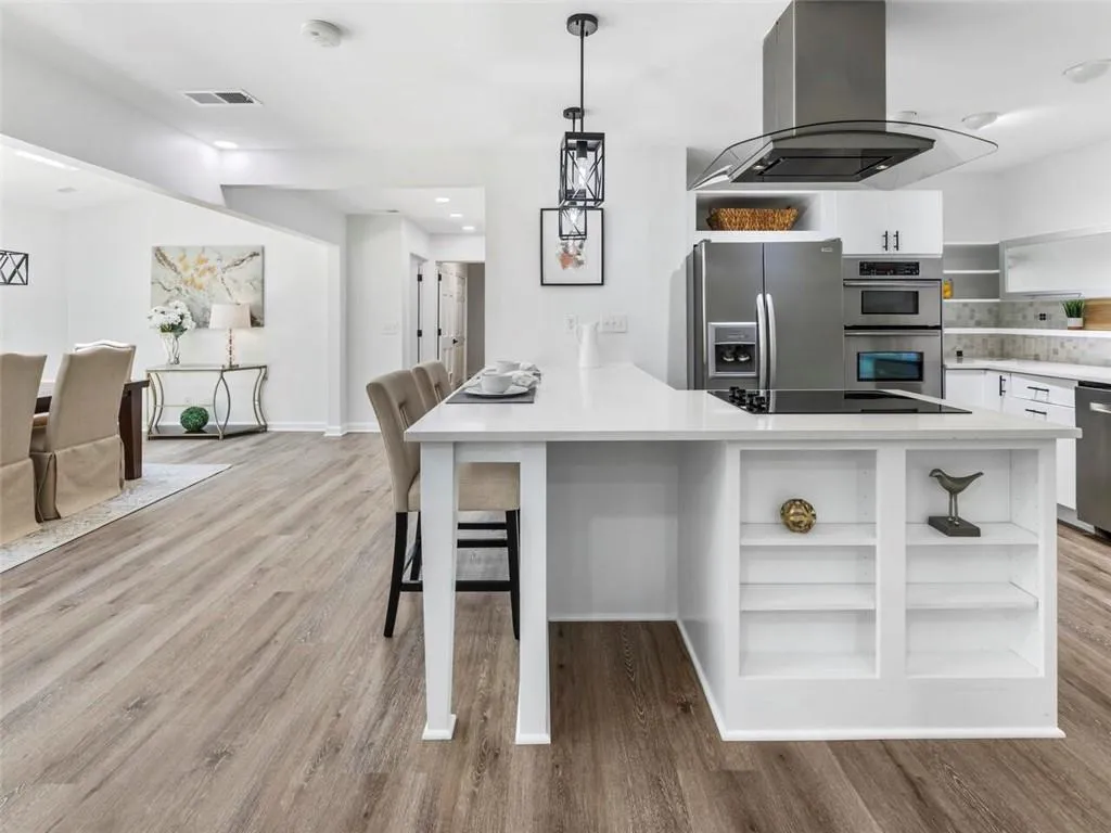 6695 Chesapeake Point Nw, Sandy Springs, Georgia 30328, 6 Bedrooms Bedrooms, ,3 BathroomsBathrooms,Residential,Sold,6695 Chesapeake Point Nw,7049025