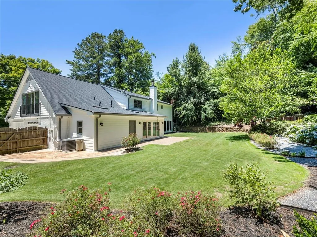 6695 Chesapeake Point Nw, Sandy Springs, Georgia 30328, 6 Bedrooms Bedrooms, ,3 BathroomsBathrooms,Residential,Sold,6695 Chesapeake Point Nw,7049025