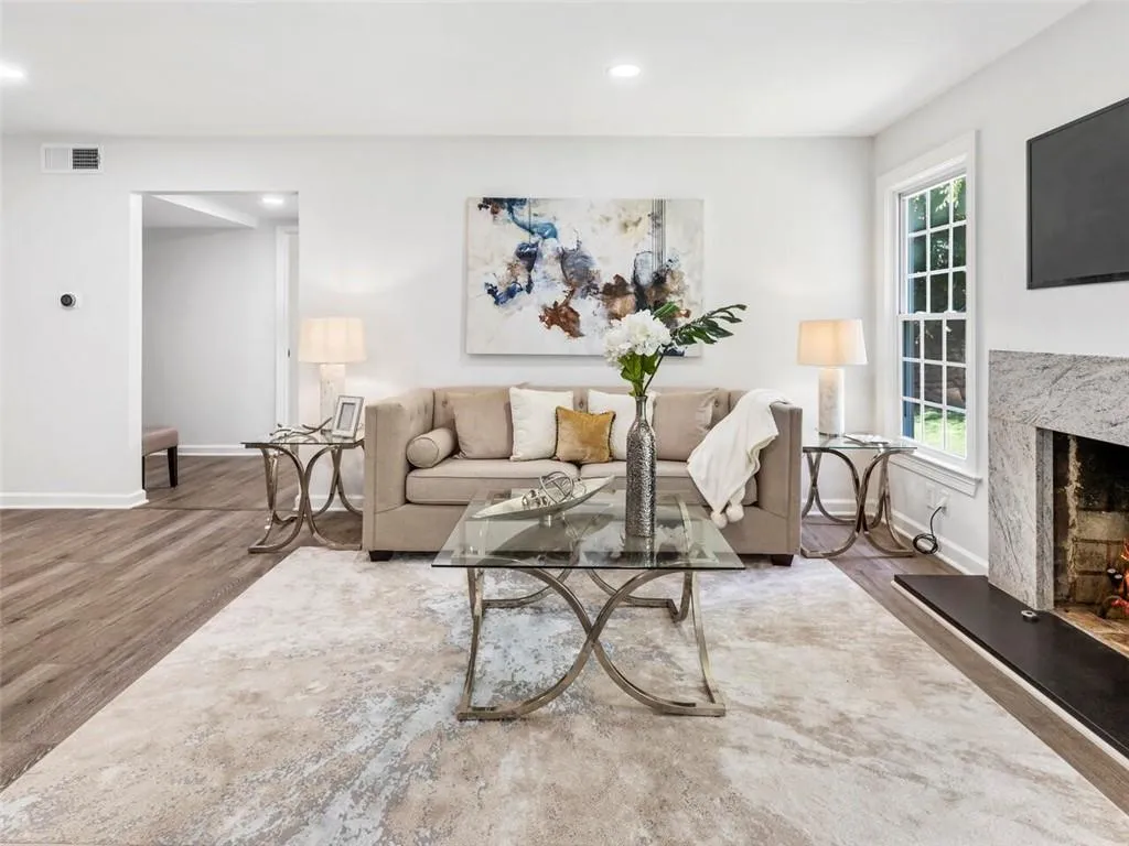 6695 Chesapeake Point Nw, Sandy Springs, Georgia 30328, 6 Bedrooms Bedrooms, ,3 BathroomsBathrooms,Residential,Sold,6695 Chesapeake Point Nw,7049025