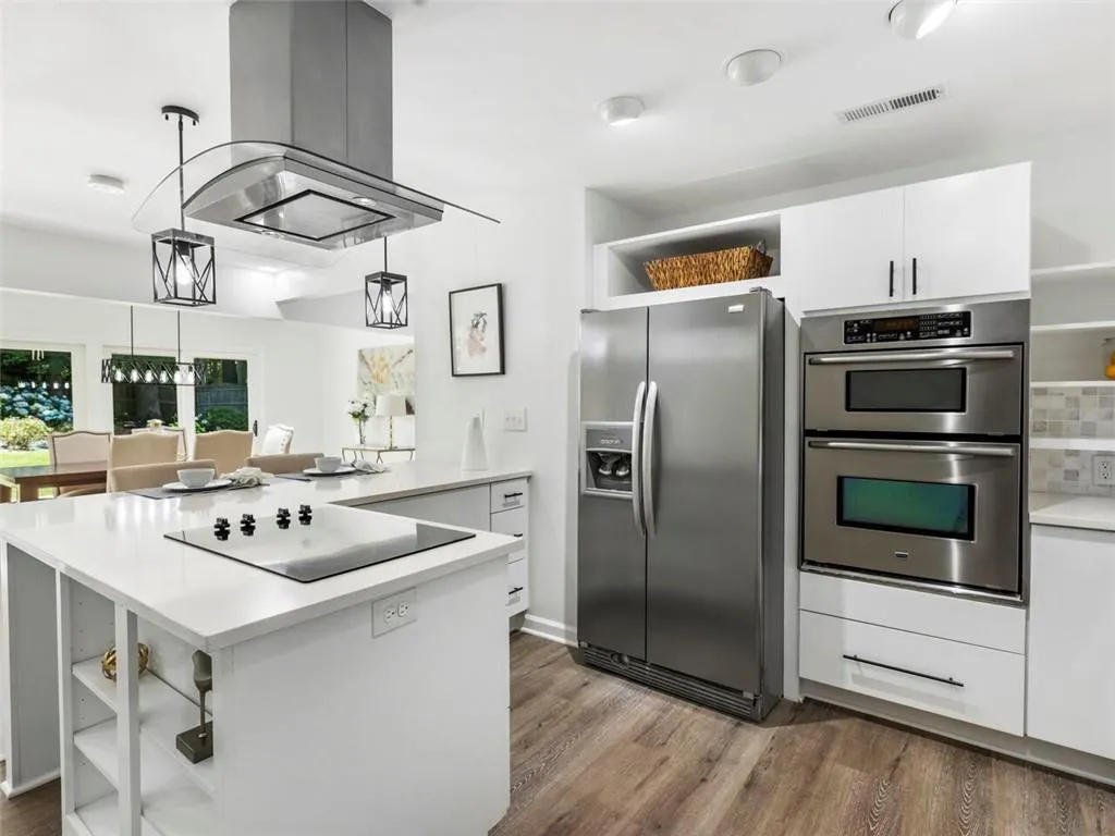 6695 Chesapeake Point Nw, Sandy Springs, Georgia 30328, 6 Bedrooms Bedrooms, ,3 BathroomsBathrooms,Residential,Sold,6695 Chesapeake Point Nw,7049025