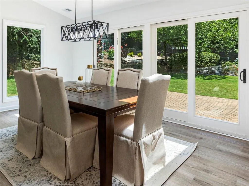 6695 Chesapeake Point Nw, Sandy Springs, Georgia 30328, 6 Bedrooms Bedrooms, ,3 BathroomsBathrooms,Residential,Sold,6695 Chesapeake Point Nw,7049025