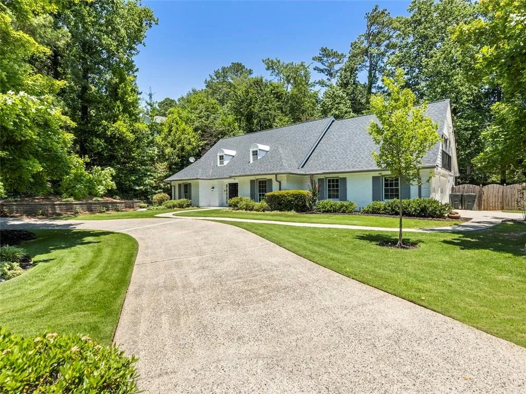 6695 Chesapeake Point Nw, Sandy Springs, Georgia 30328, 6 Bedrooms Bedrooms, ,3 BathroomsBathrooms,Residential,Sold,6695 Chesapeake Point Nw,7049025