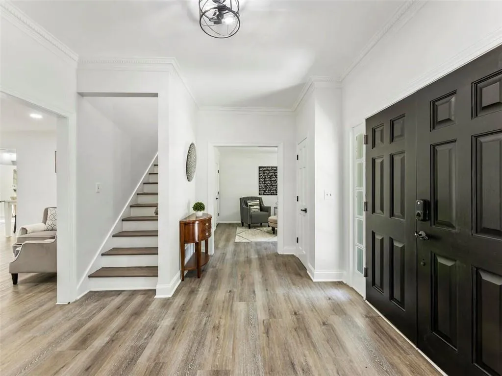 6695 Chesapeake Point Nw, Sandy Springs, Georgia 30328, 6 Bedrooms Bedrooms, ,3 BathroomsBathrooms,Residential,Sold,6695 Chesapeake Point Nw,7049025