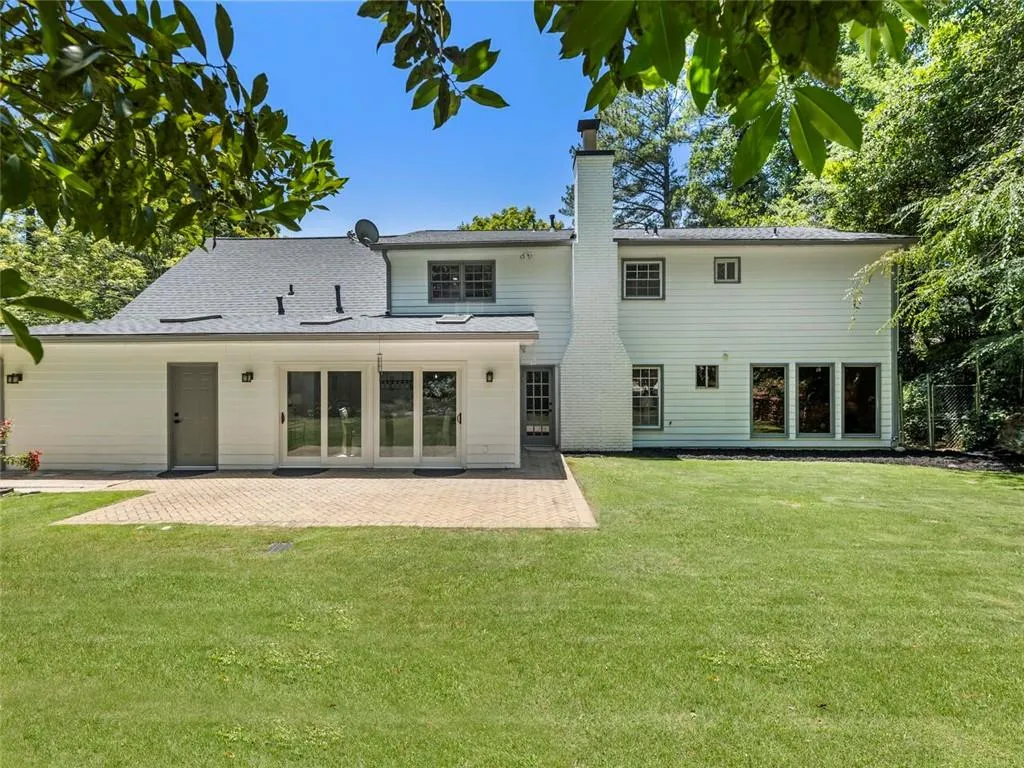 6695 Chesapeake Point Nw, Sandy Springs, Georgia 30328, 6 Bedrooms Bedrooms, ,3 BathroomsBathrooms,Residential,Sold,6695 Chesapeake Point Nw,7049025