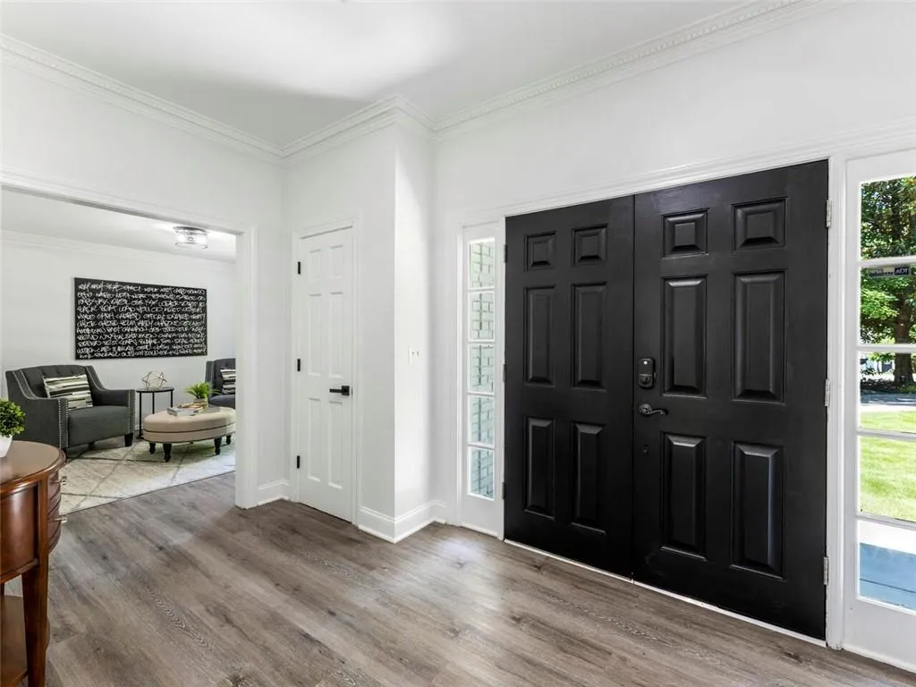 6695 Chesapeake Point Nw, Sandy Springs, Georgia 30328, 6 Bedrooms Bedrooms, ,3 BathroomsBathrooms,Residential,Sold,6695 Chesapeake Point Nw,7049025