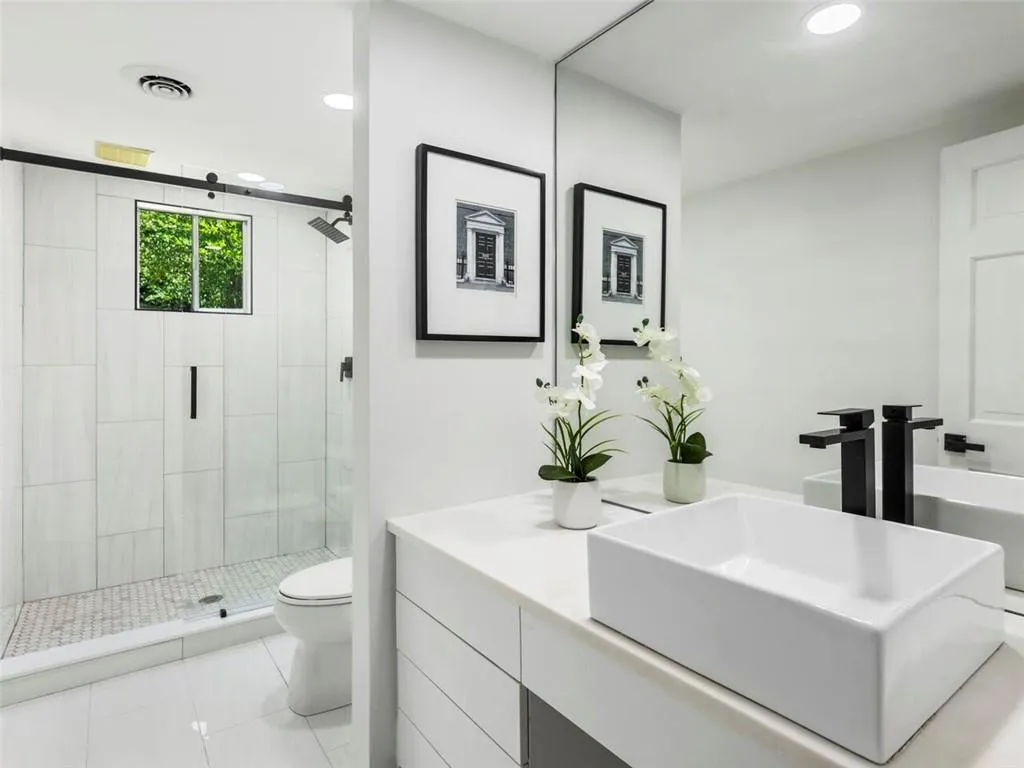 6695 Chesapeake Point Nw, Sandy Springs, Georgia 30328, 6 Bedrooms Bedrooms, ,3 BathroomsBathrooms,Residential,Sold,6695 Chesapeake Point Nw,7049025