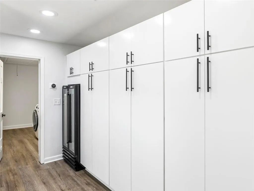 6695 Chesapeake Point Nw, Sandy Springs, Georgia 30328, 6 Bedrooms Bedrooms, ,3 BathroomsBathrooms,Residential,Sold,6695 Chesapeake Point Nw,7049025