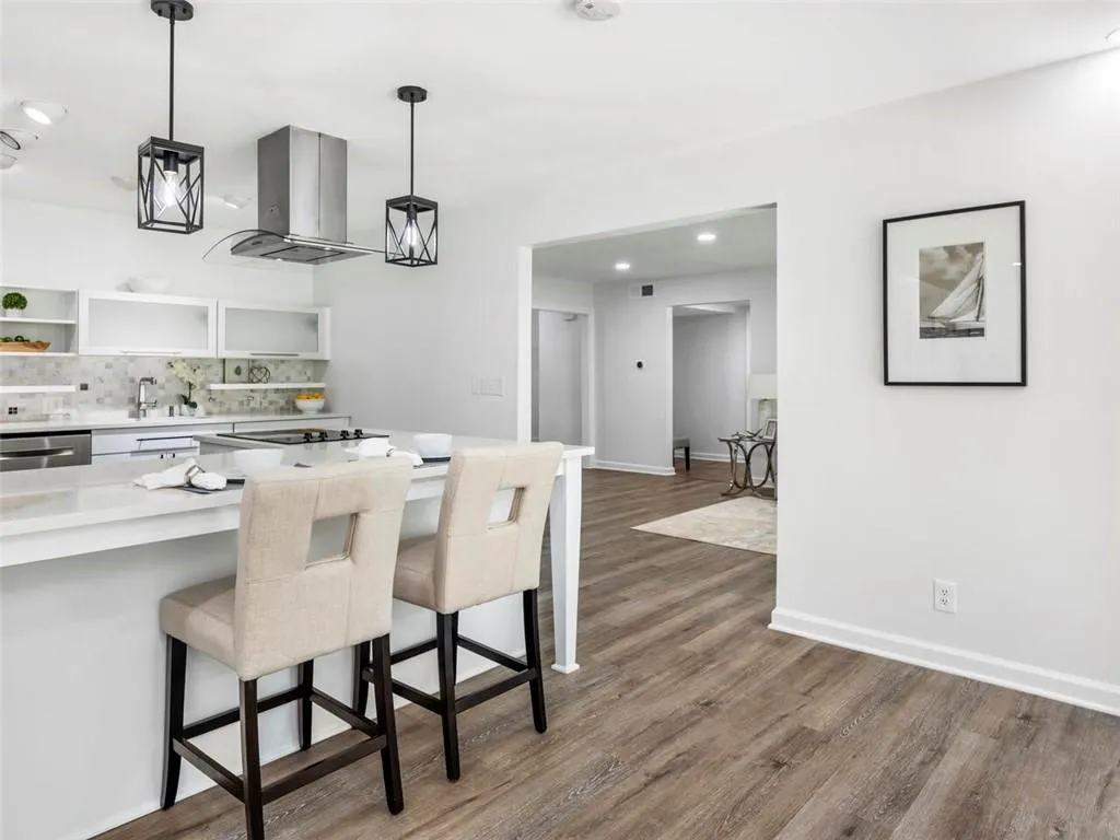 6695 Chesapeake Point Nw, Sandy Springs, Georgia 30328, 6 Bedrooms Bedrooms, ,3 BathroomsBathrooms,Residential,Sold,6695 Chesapeake Point Nw,7049025