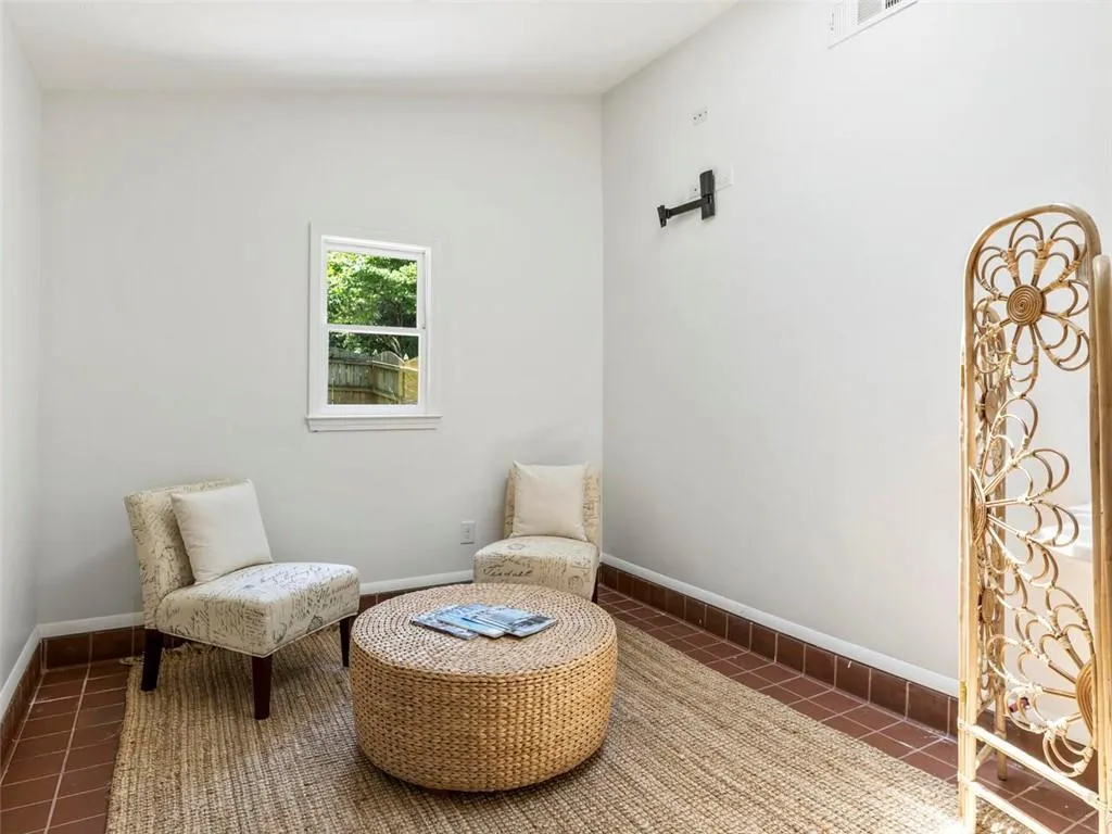 6695 Chesapeake Point Nw, Sandy Springs, Georgia 30328, 6 Bedrooms Bedrooms, ,3 BathroomsBathrooms,Residential,Sold,6695 Chesapeake Point Nw,7049025